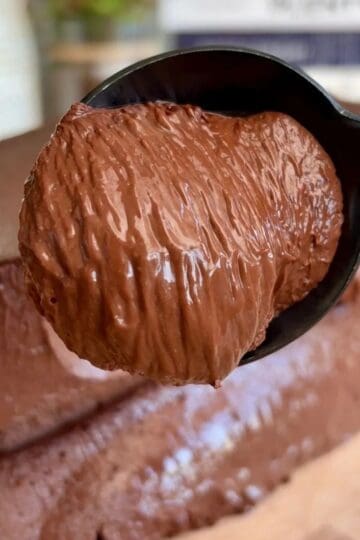 fudgy high protein chocolate cheesecake with fudgy middle