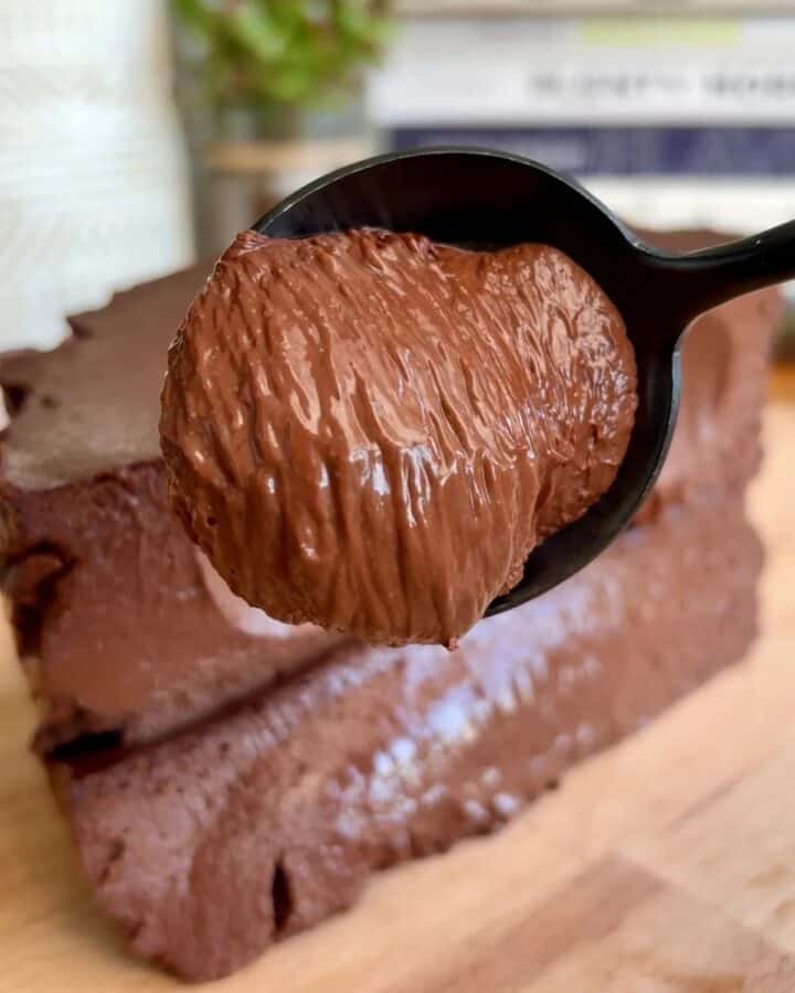 fudgy high protein chocolate cheesecake with glossy chocolate center