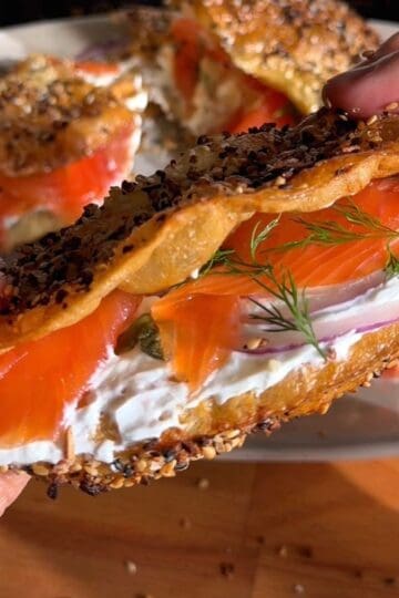 crispy baked rice paper sandwich, filled with cream cheese, red onion, capers, smoked salmon and dill